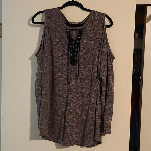 No comment peek a boo shoulders shirt - Picture 1 of 1